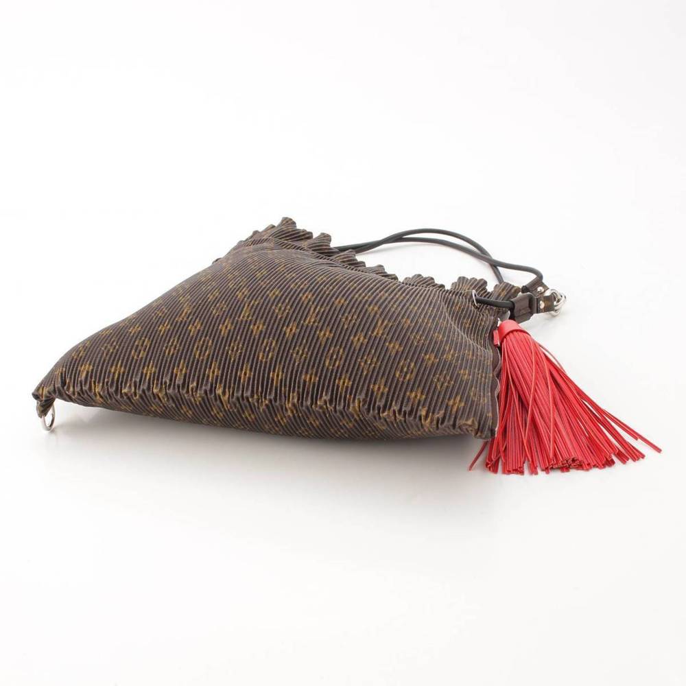 Louis Vuitton Explorer Mm Drawstring Pleated Shou… - image 5